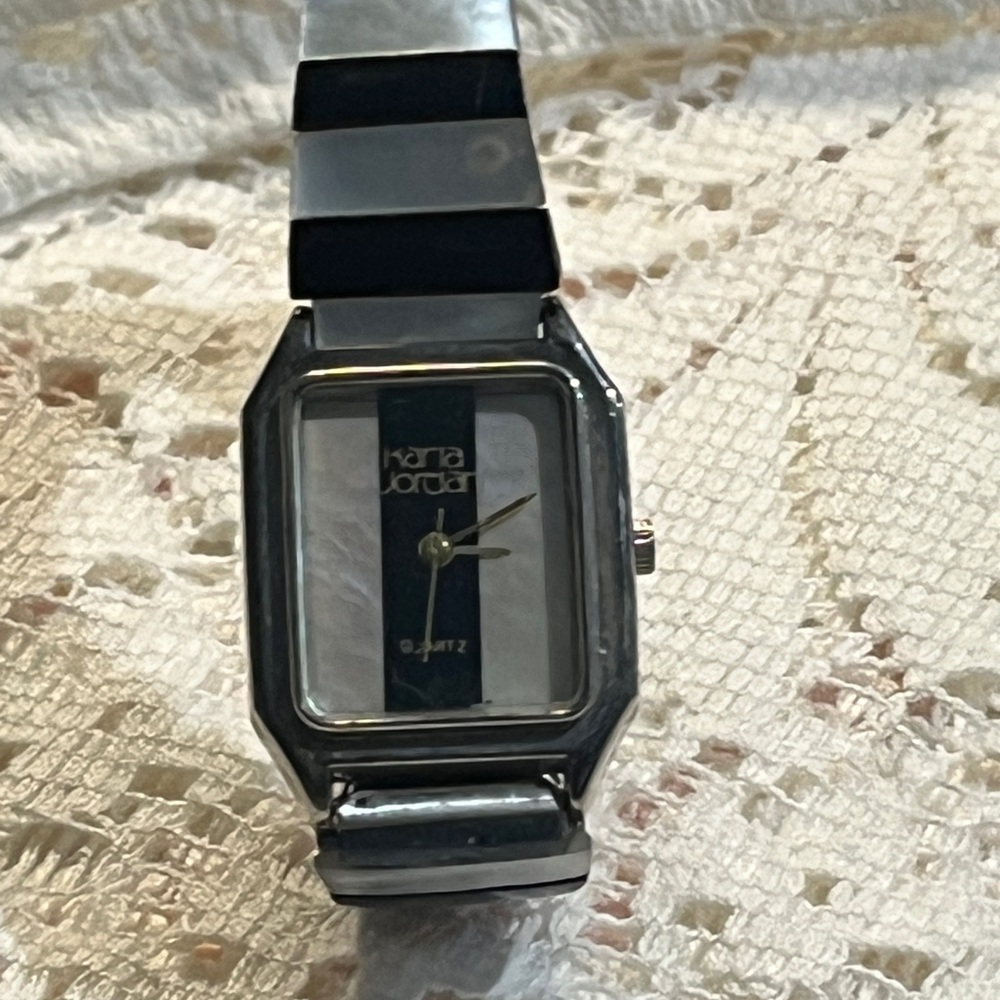 Watch - Picture 4 of 5